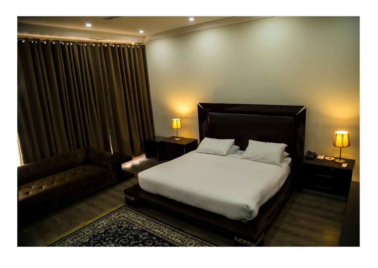 Hotel Akbars Kinara Sialkot Luaran gambar
